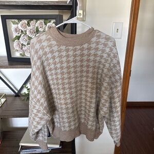Women's Houndstooth Sweater - Cream and Brown